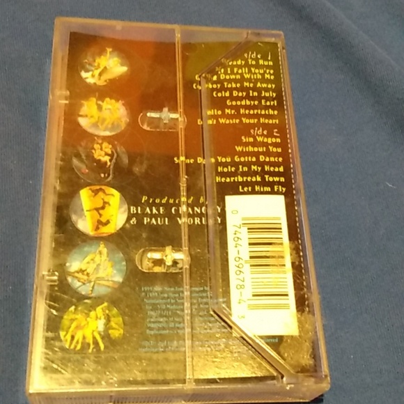 Dixie chicks cassette tested. - Picture 2 of 3